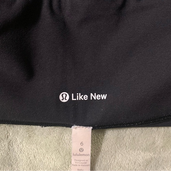 Lululemon Black High-Waisted Leggings size 6 - Picture 3 of 4